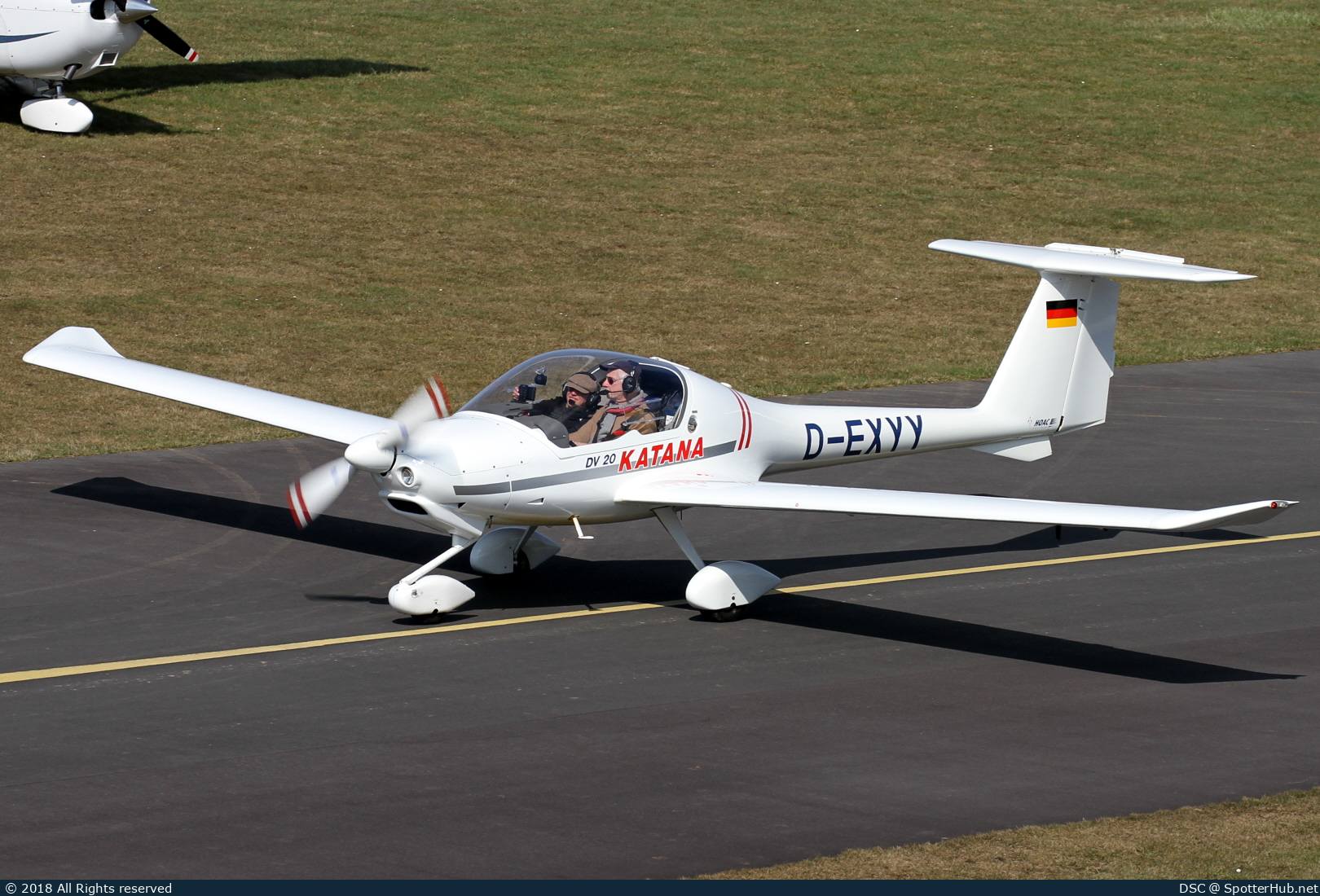Photo of D-EXYY - Diamond DV20 Katana operated by Private