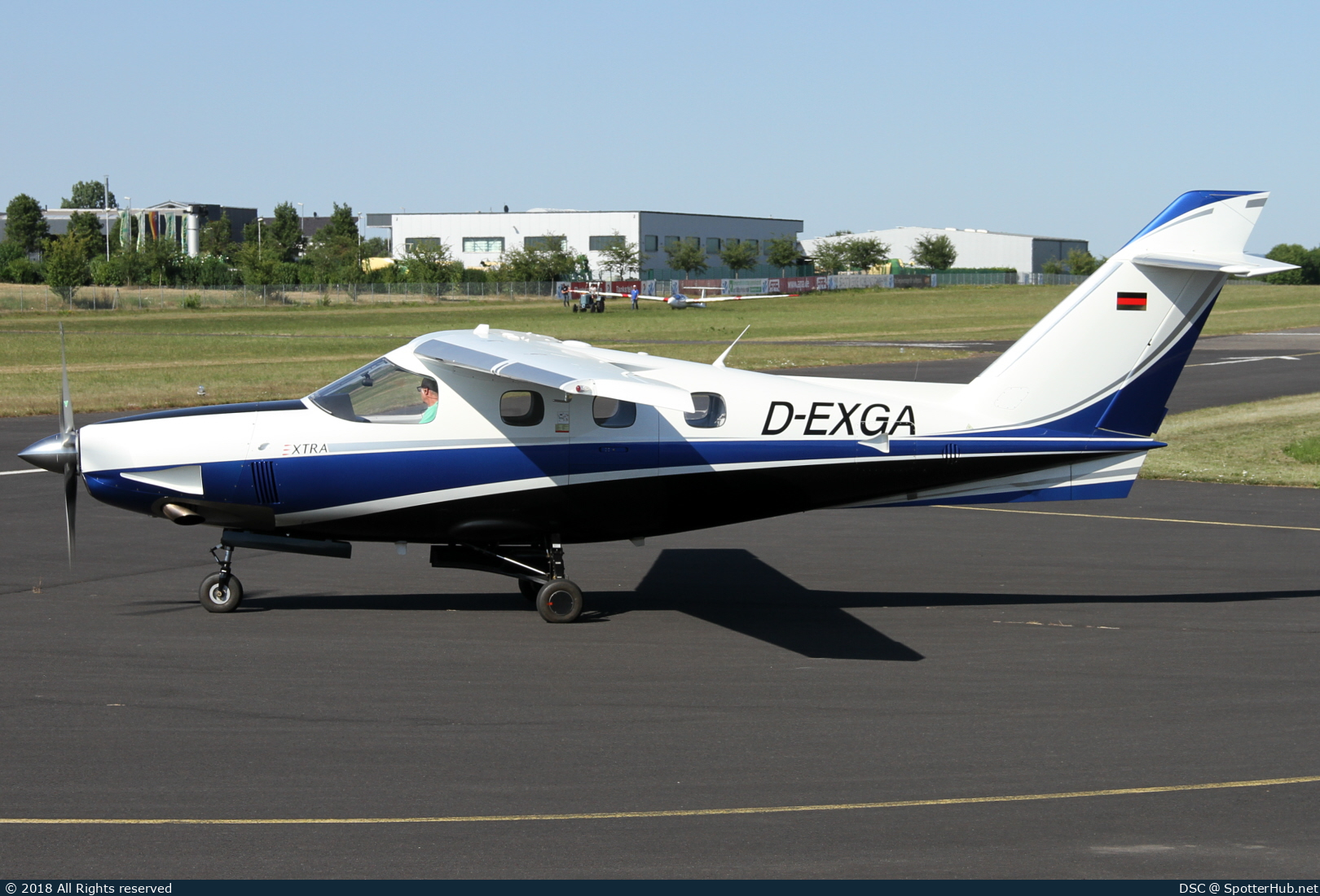 Photo of D-EXGA - Extra EA-500 operated by Private