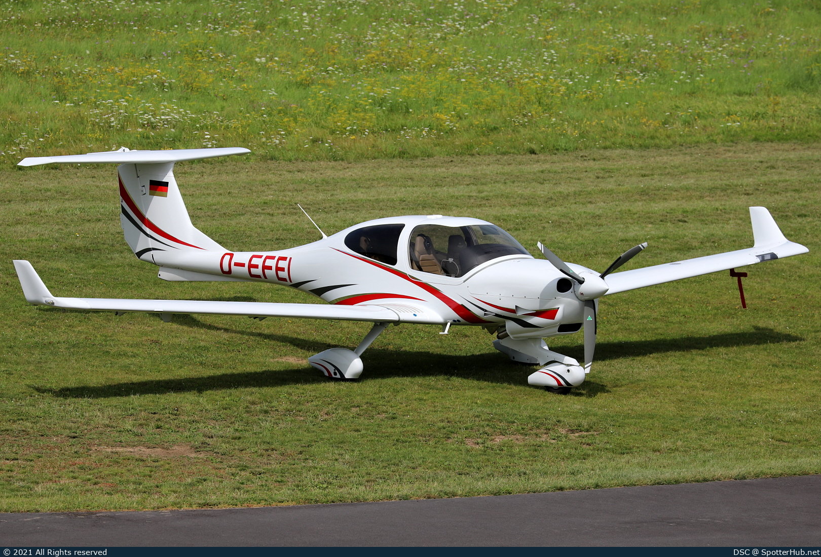 Photo of D-EFEI - Diamond DA40 NG Diamond Star operated by Private