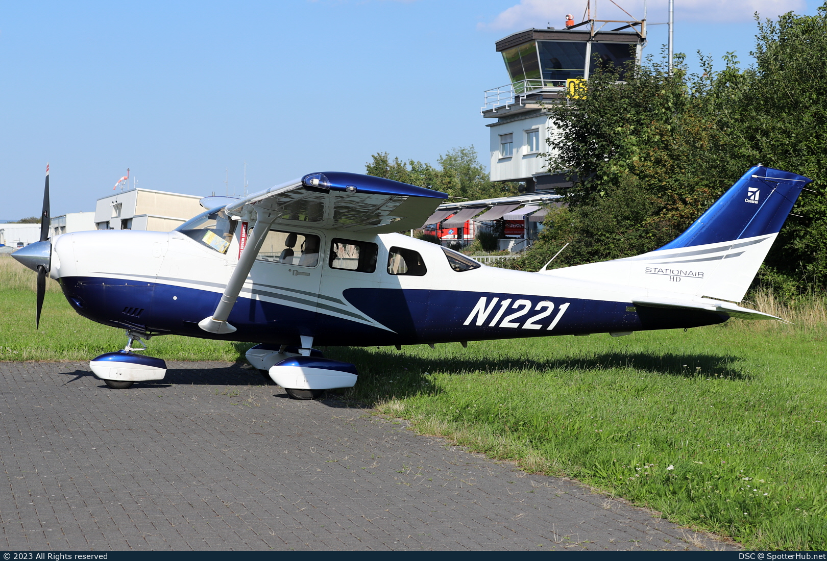 Photo of N1221 - Cessna T206H Turbo Stationair HD operated by Private