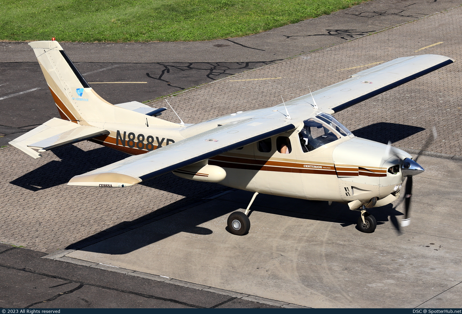 Photo of N888XP - Cessna P210N Pressurized Centurion II operated by Private