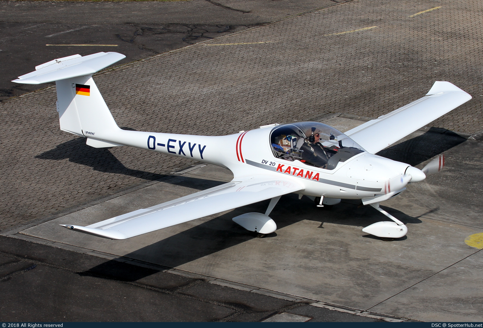 Photo of D-EXYY - Diamond DV20 Katana operated by Private