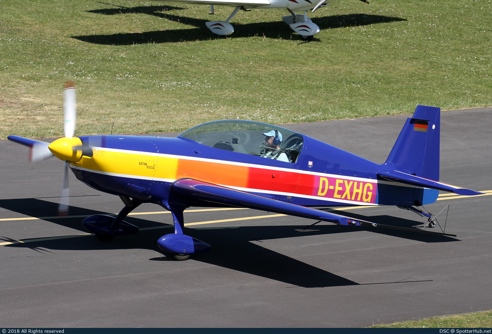 Photo of D-EXHG - Extra EA-300L operated by Private