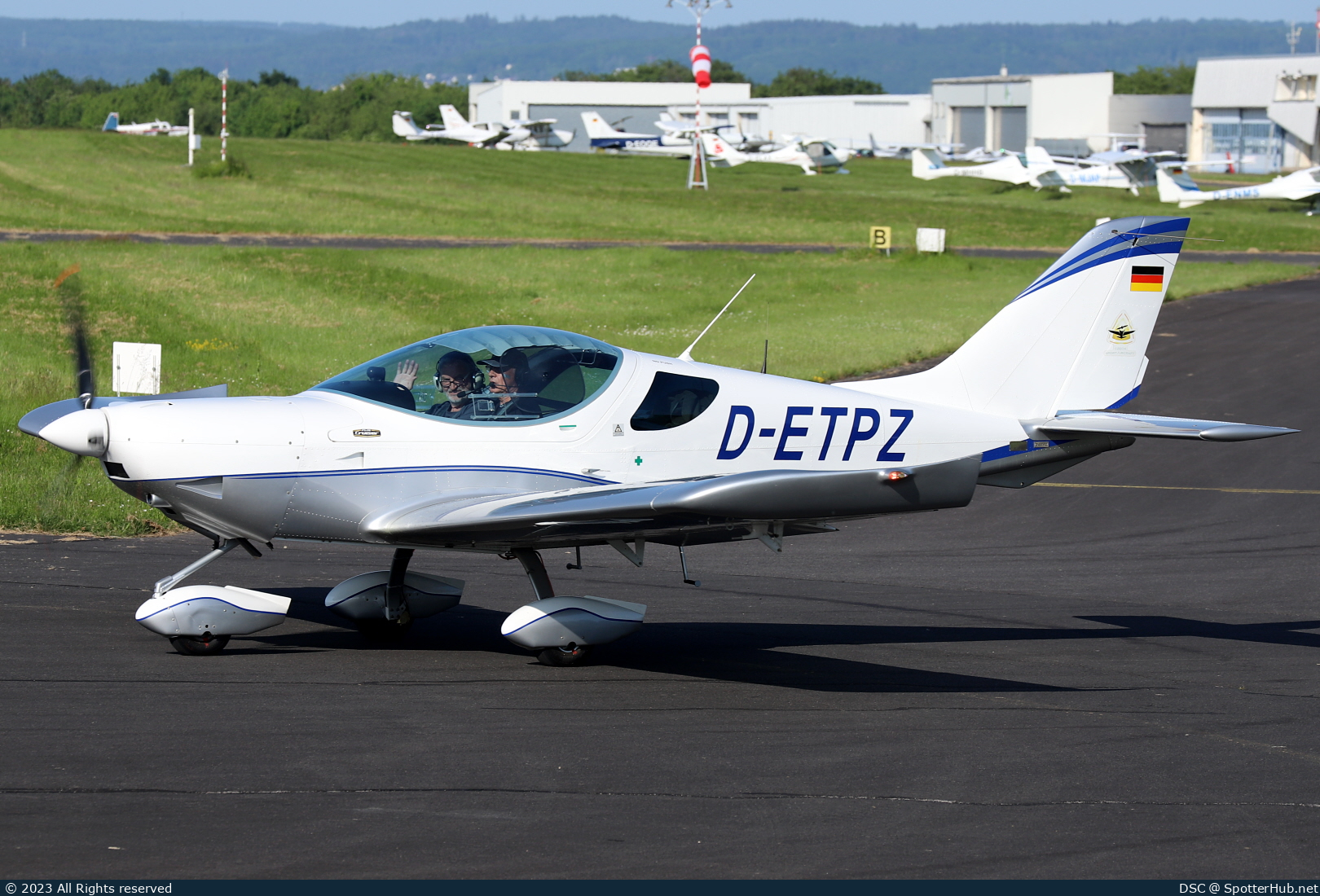 Photo of D-ETPZ - Czech Sport Aircraft SportCruiser operated by Private