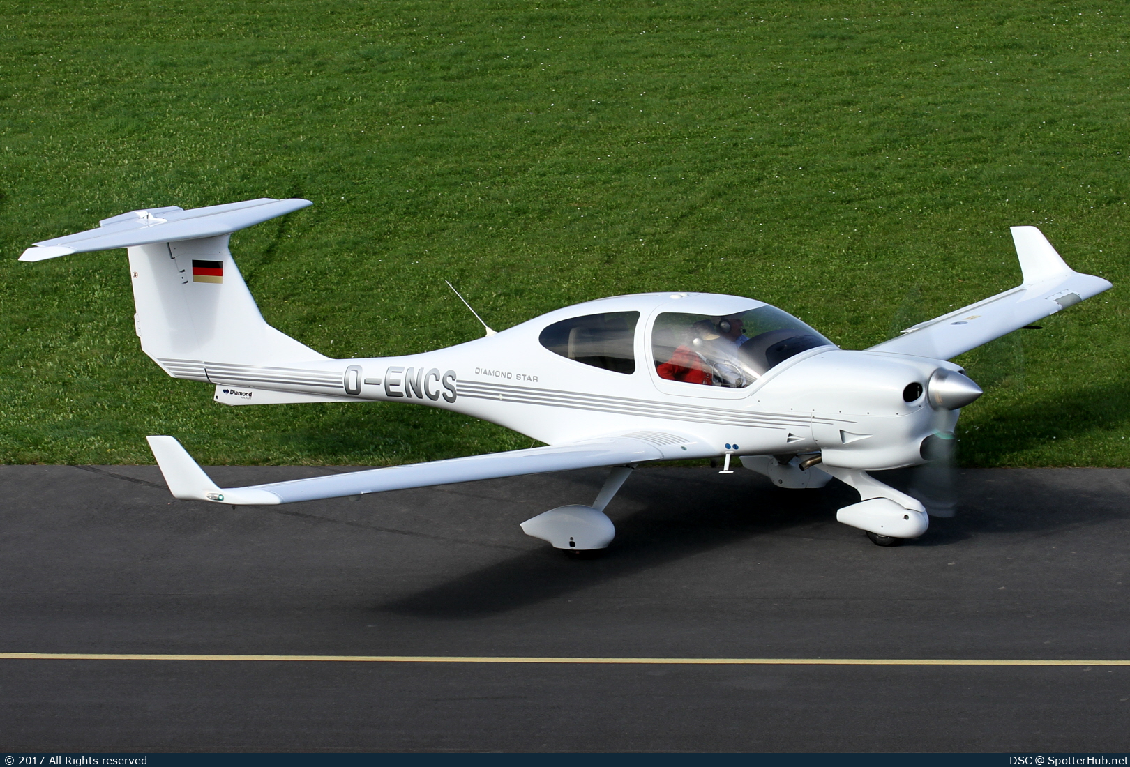 Photo of D-ENCS - Diamond DA40 NG Diamond Star operated by Private
