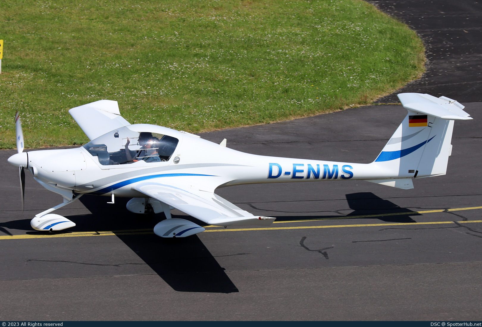 Photo of D-ENMS - Diamond DV20-100 Katana operated by Private