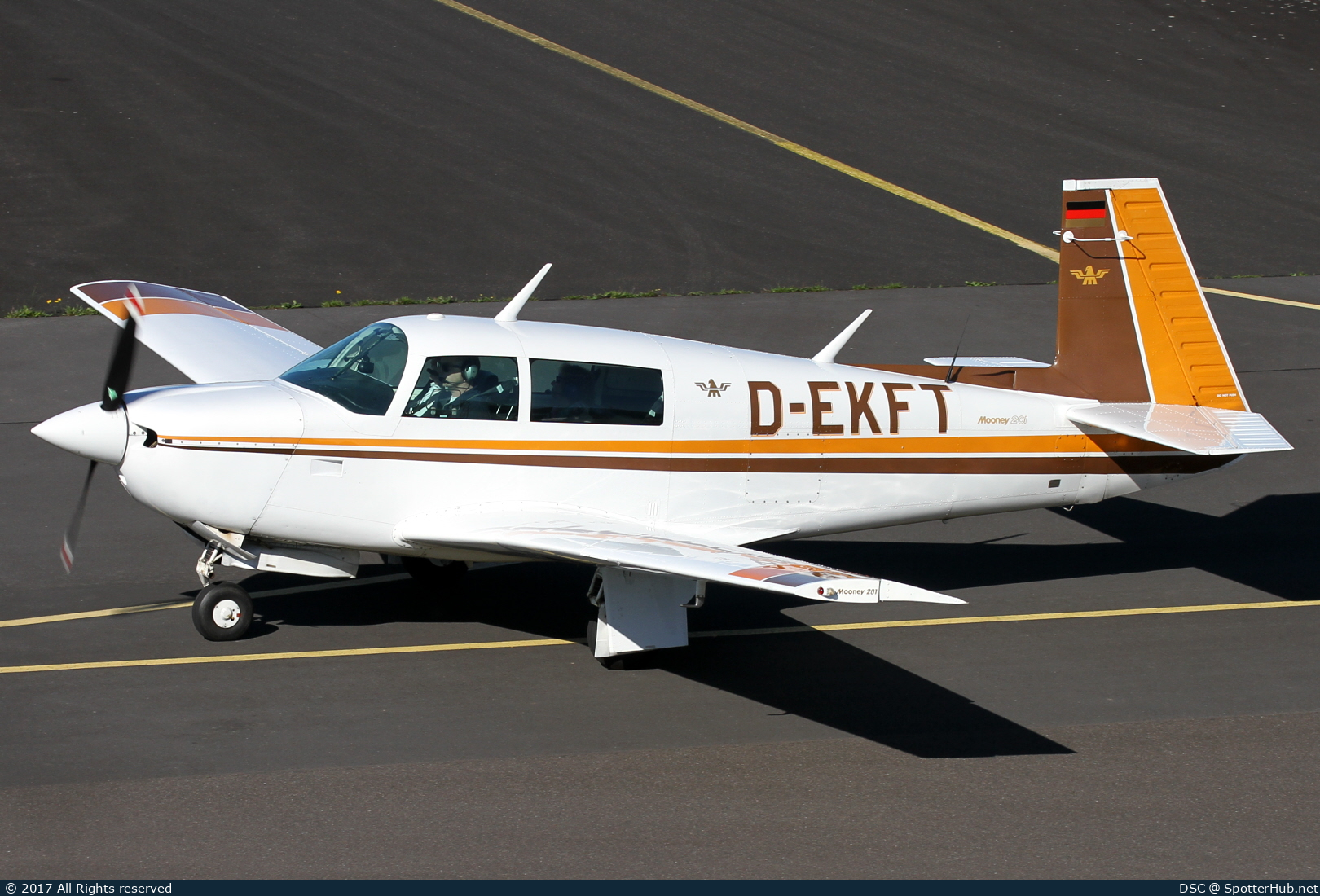 Photo of D-EKFT - Mooney M20J 201 operated by Private