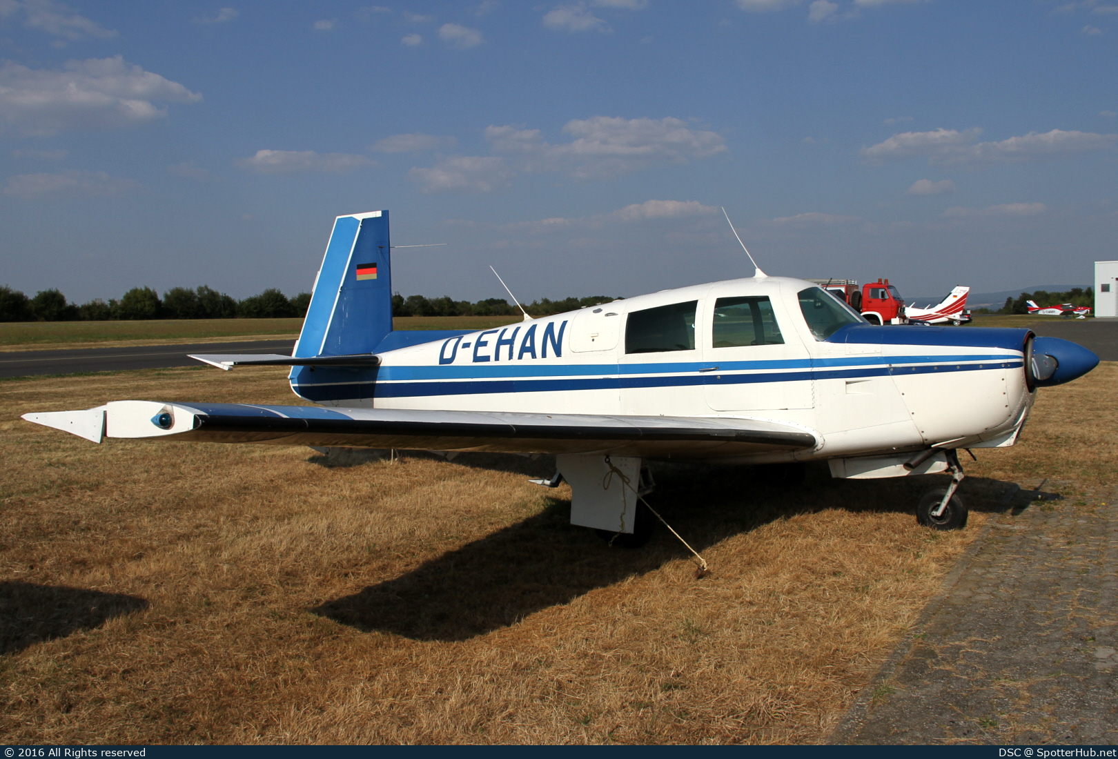 Photo of D-EHAN - Mooney M20C Mark 21 operated by Private