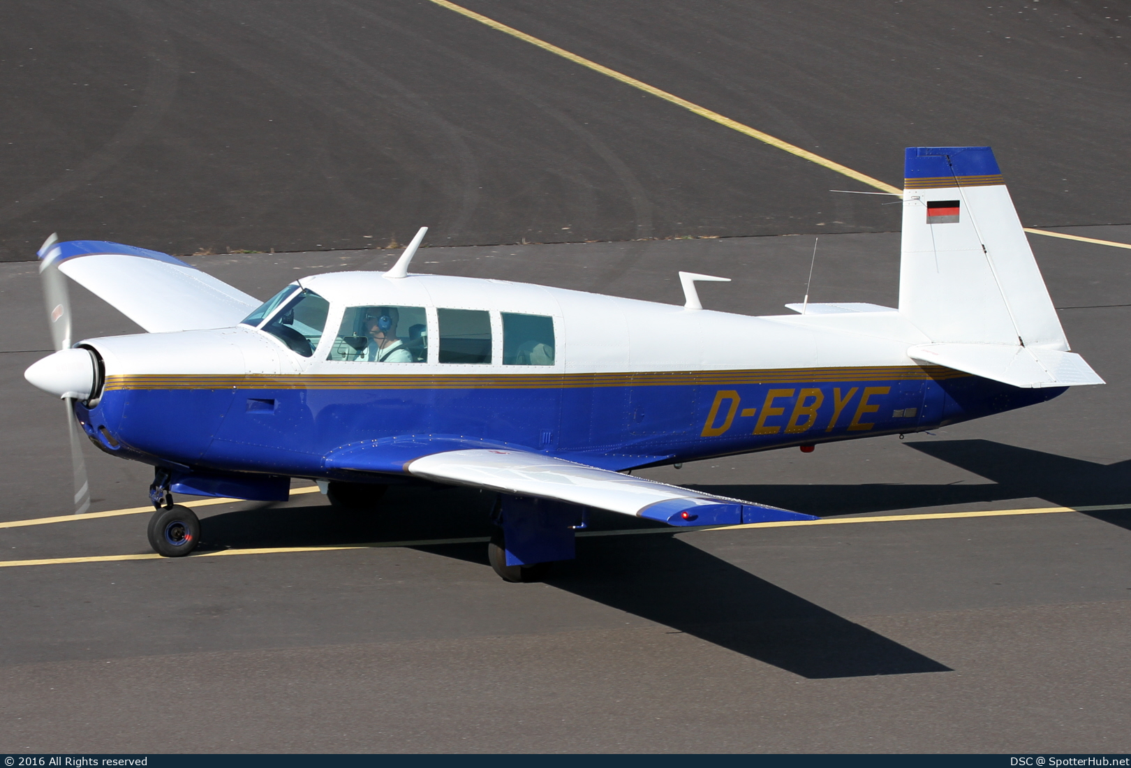Photo of D-EBYE - Mooney M20F Executive 21 operated by Private