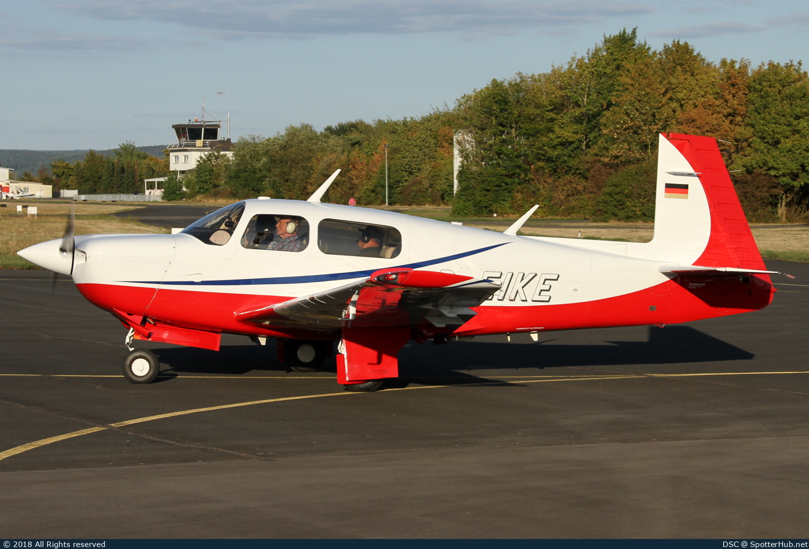 Photo of D-EIKE - Mooney M20J 201 operated by Flugsportverein Herrenberg