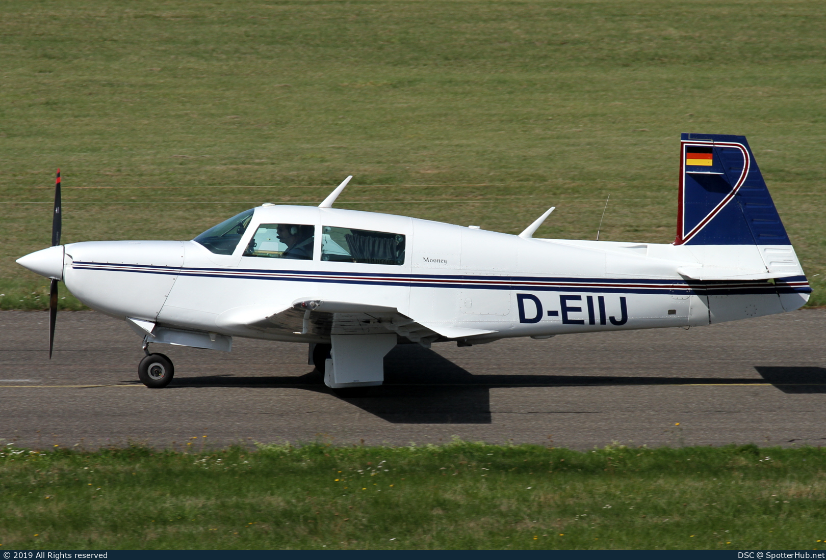 Photo of D-EIIJ - Mooney M20K 231 operated by Private