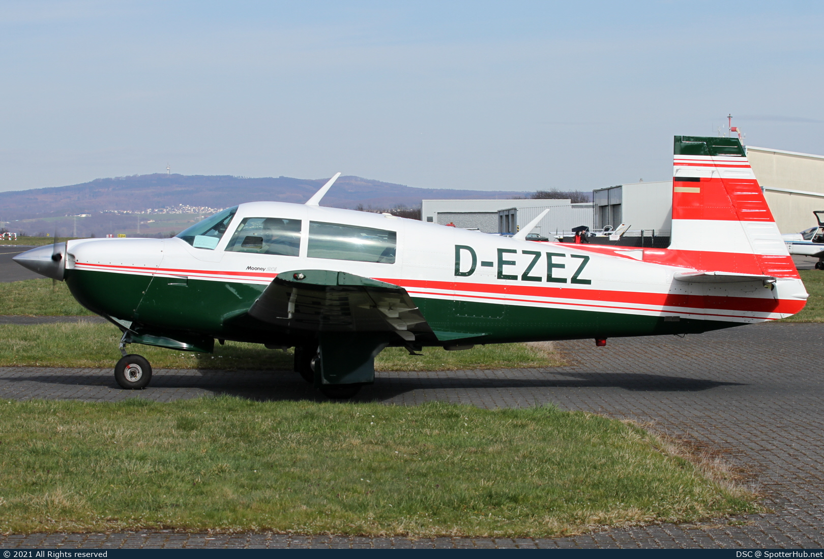 Photo of D-EZEZ - Mooney M20J 201 operated by Private