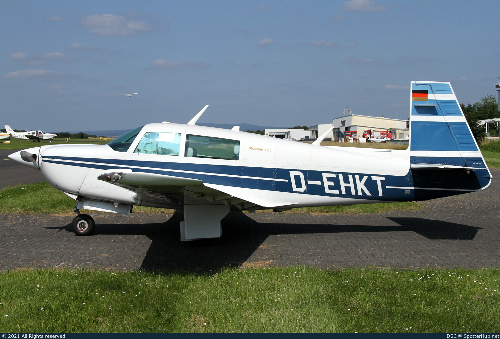 Photo of D-EHKT - Mooney M20J 201 operated by Private