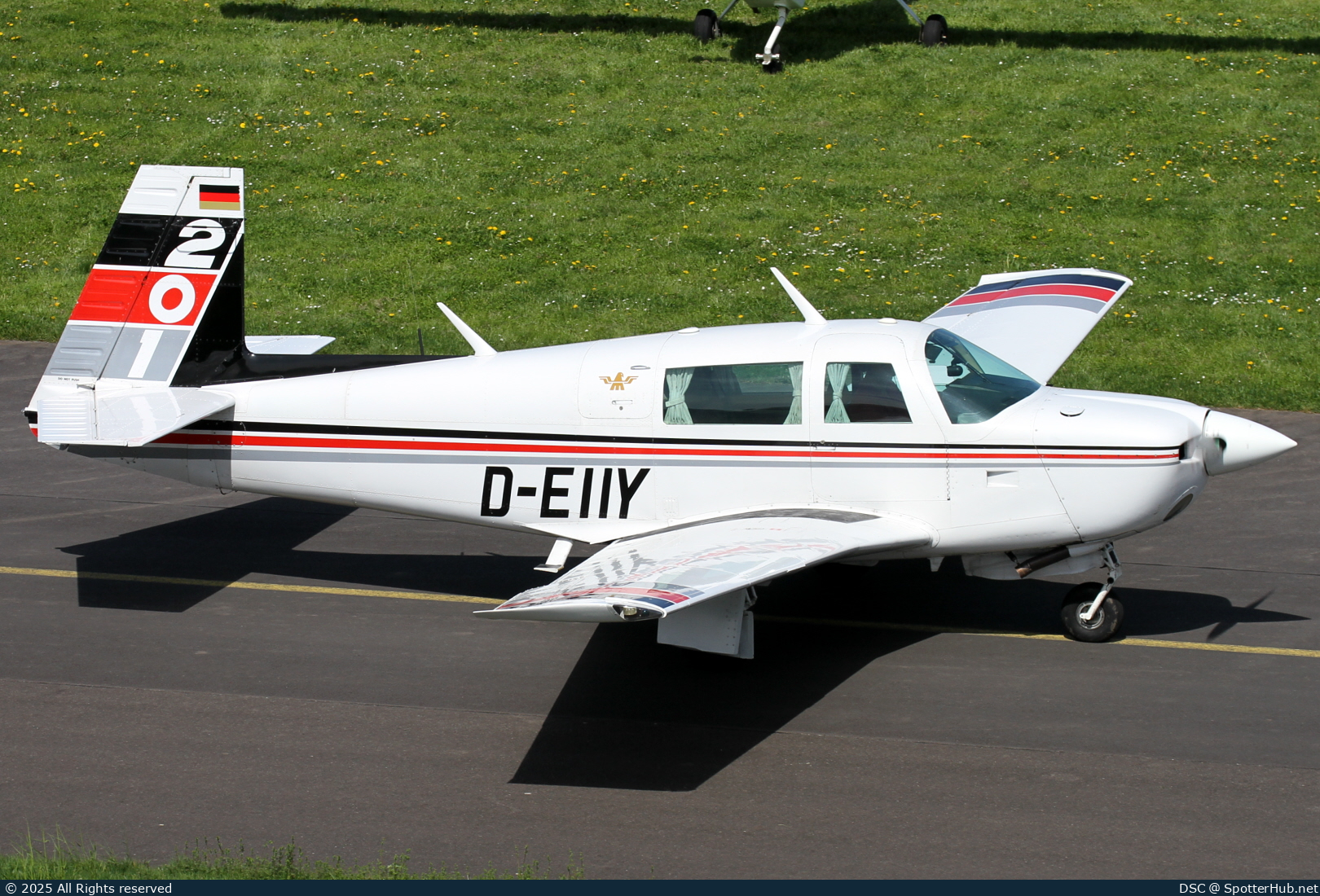 Photo of D-EIIY - Mooney M20J 201 operated by Private