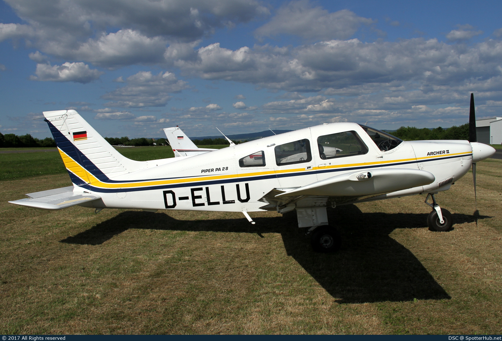 Photo of D-ELLU - Piper PA-28-181 Archer II operated by Aeroclub Elbe-Weser Karlshöfen