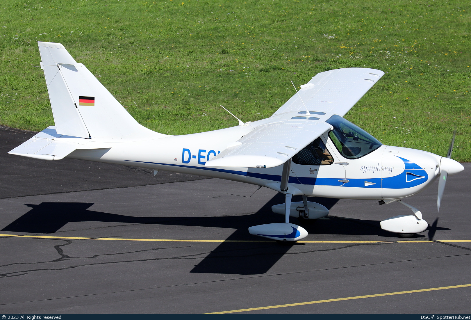 Photo of D-ECHH - OMF 100-160 Symphony operated by Private