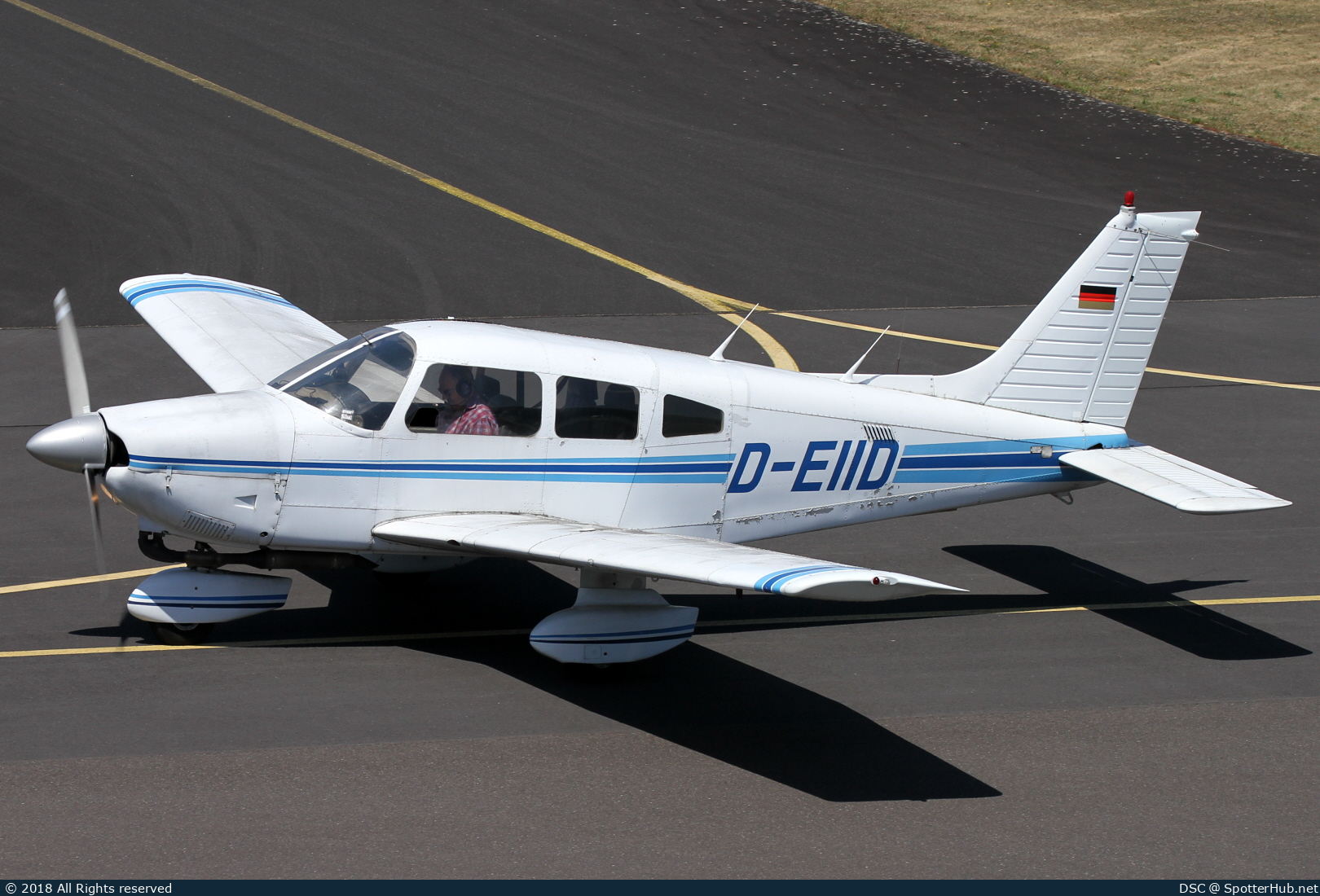 Photo of D-EIID - Piper PA-28-181 Archer II operated by Private