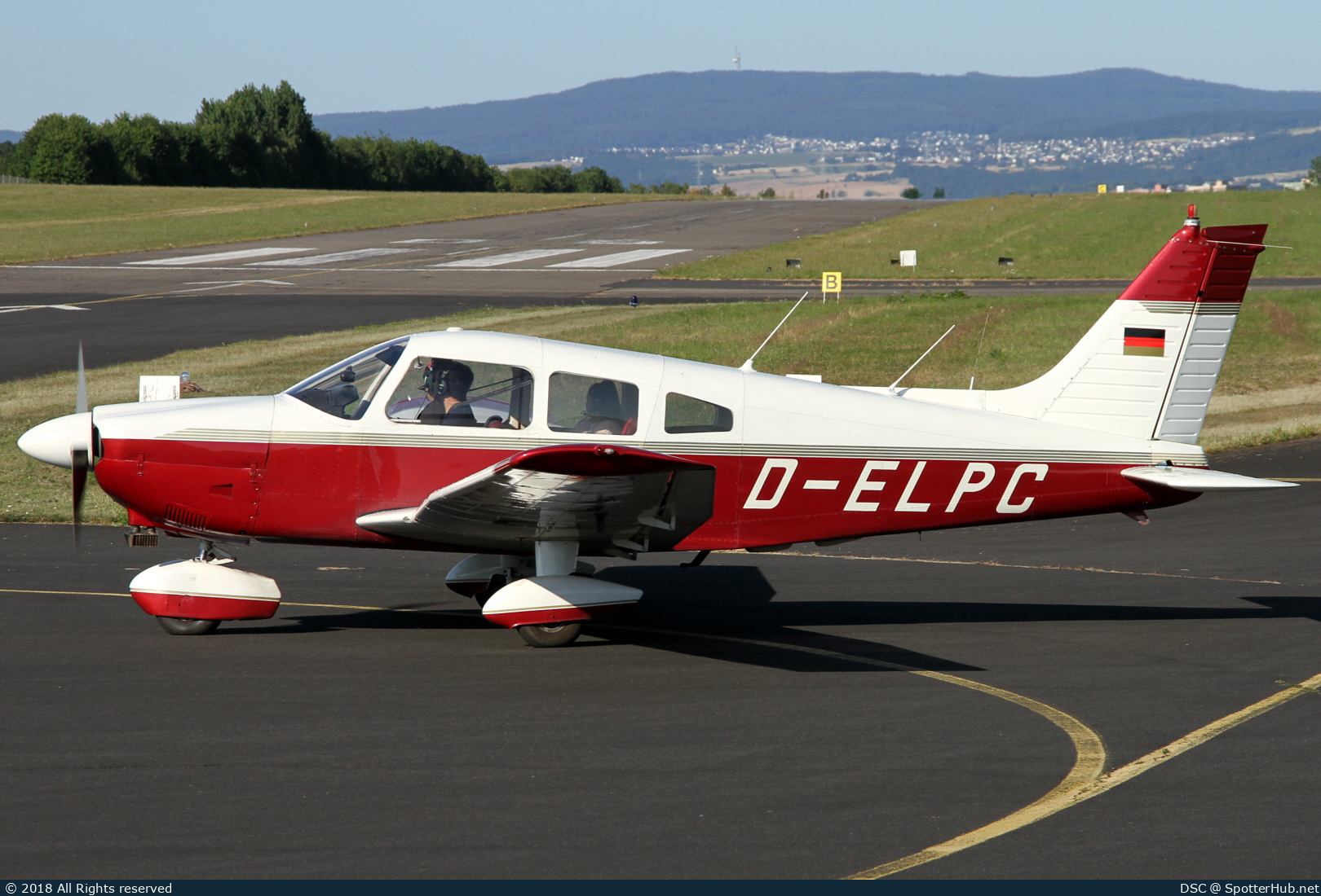Photo of D-ELPC - Piper PA-28-181 Archer II operated by JP Motorflugschule