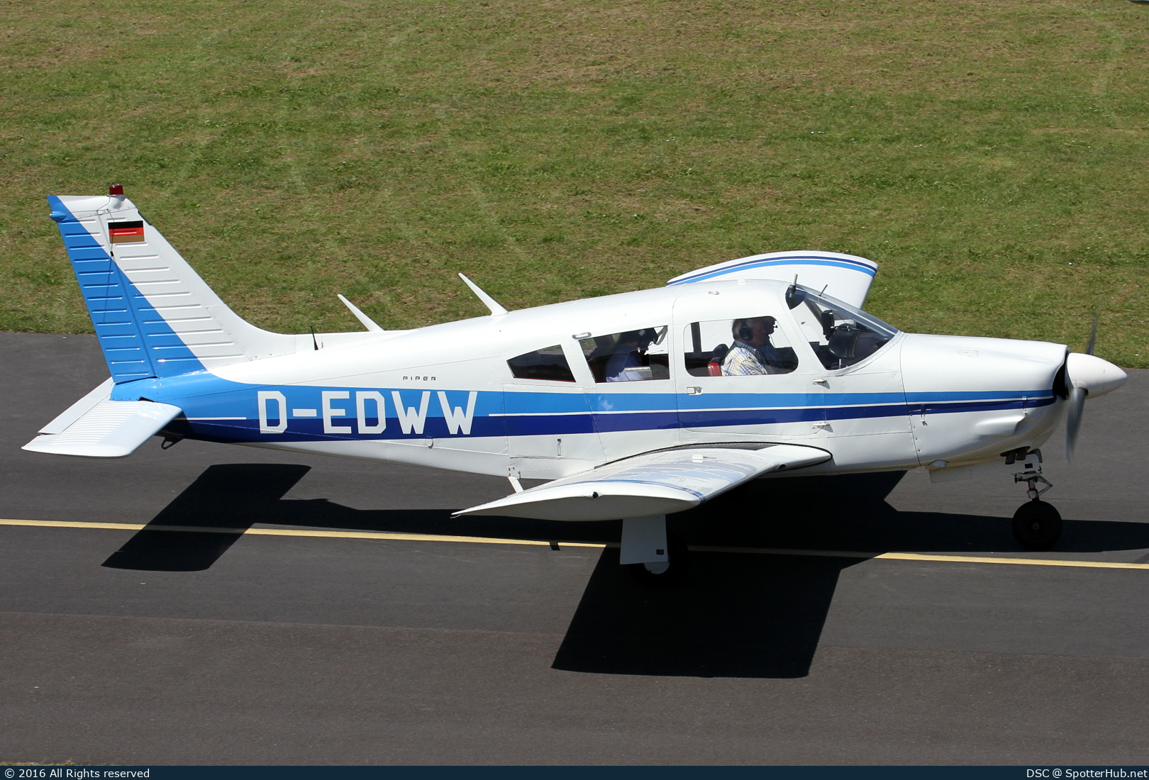 Photo of D-EDWW - Piper PA-28R-200 Cherokee Arrow II operated by Private