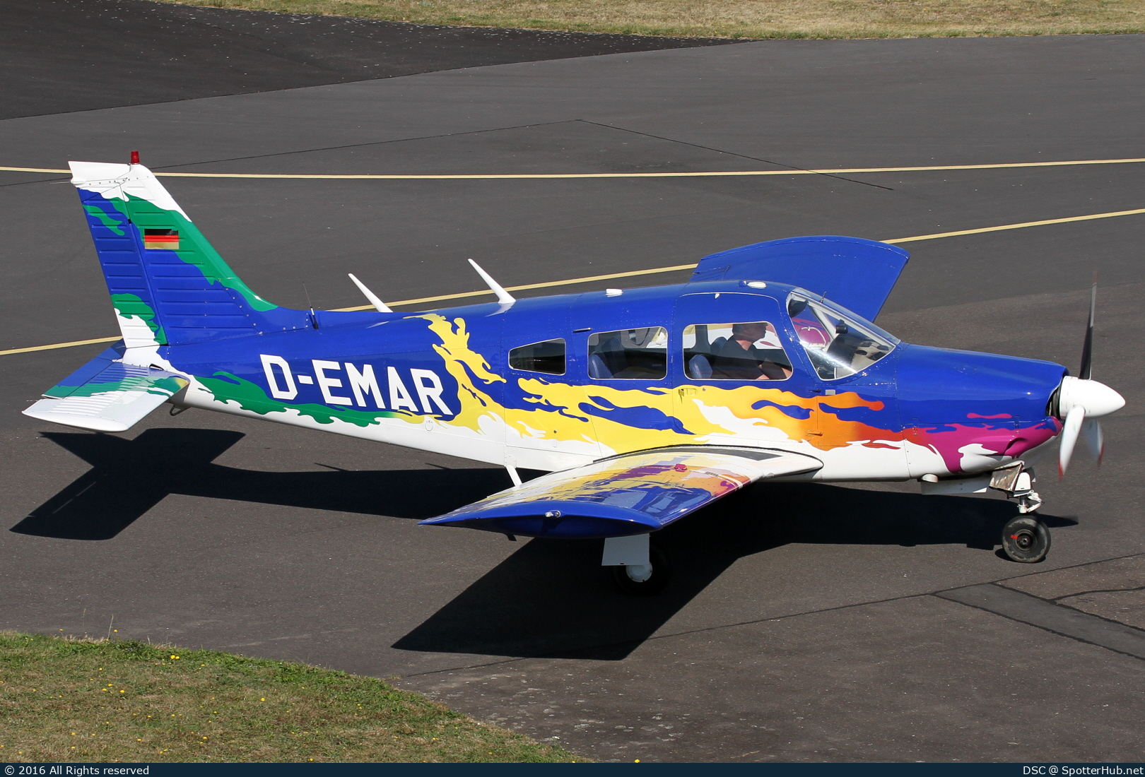 Photo of D-EMAR - Piper PA-28R-200 Cherokee Arrow II operated by Private