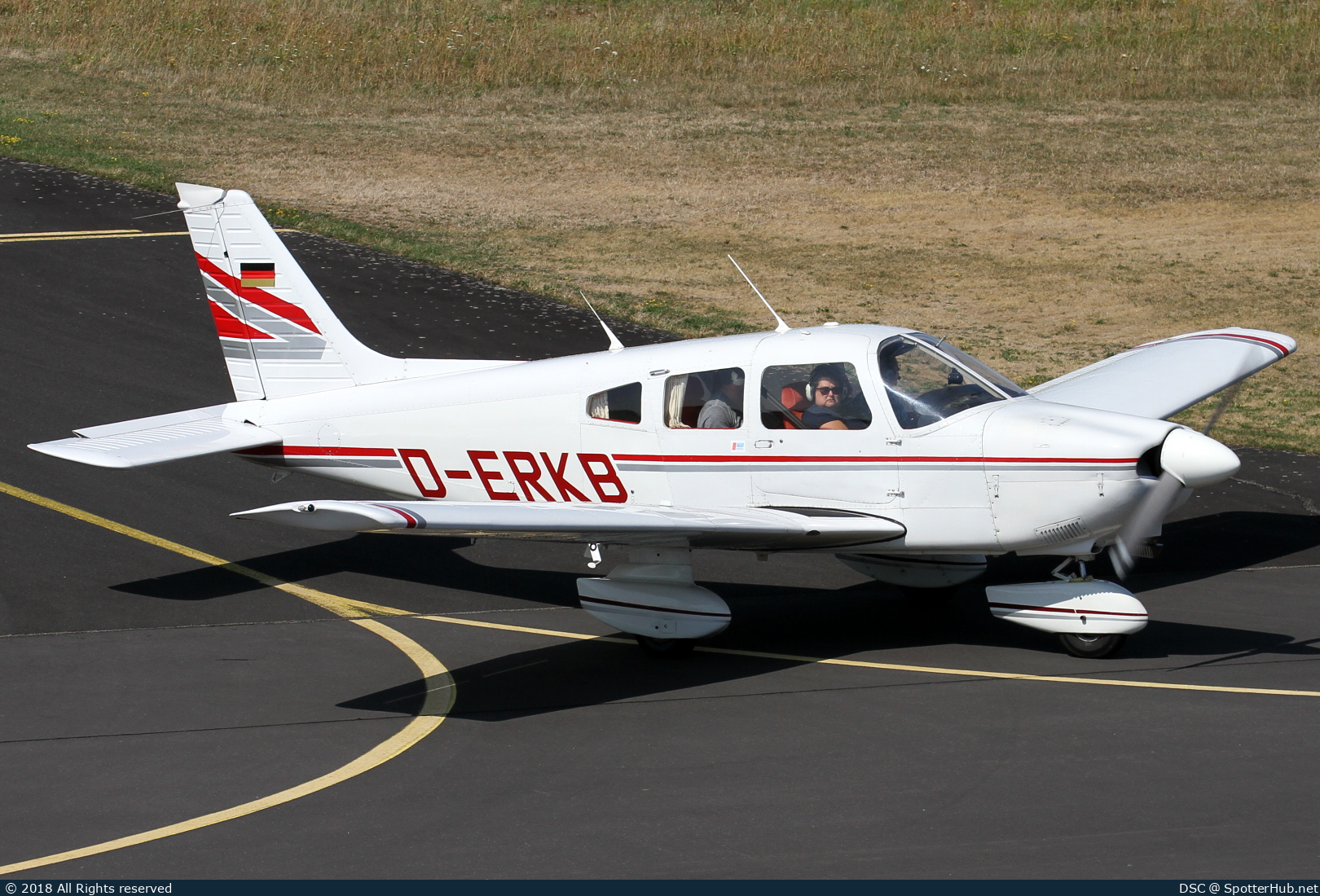Photo of D-ERKB - Piper PA-28-181 Archer II operated by Private
