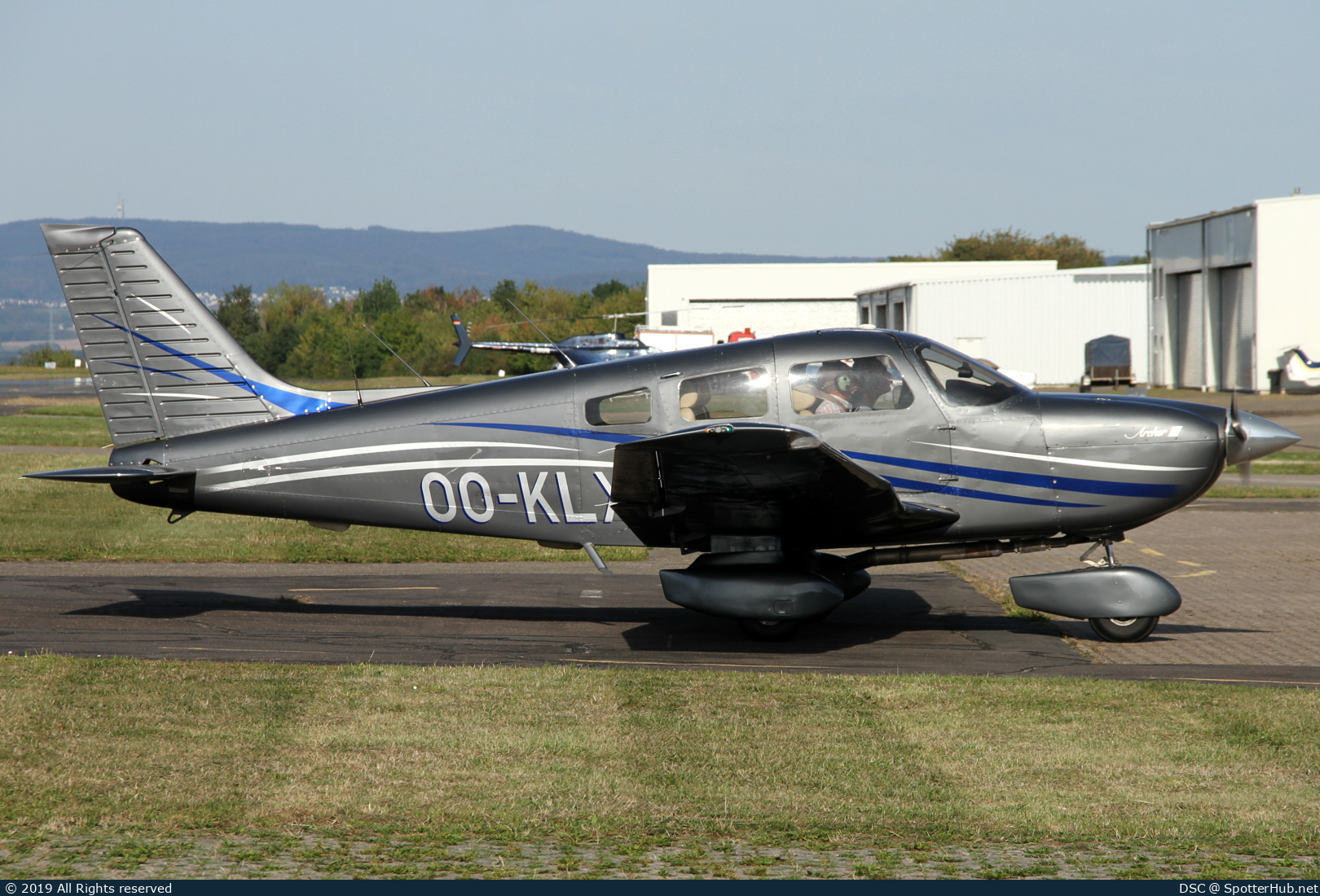 Photo of OO-KLX - Piper PA-28-181 Archer III operated by Koninklijke Aeroclub Keiheuvel