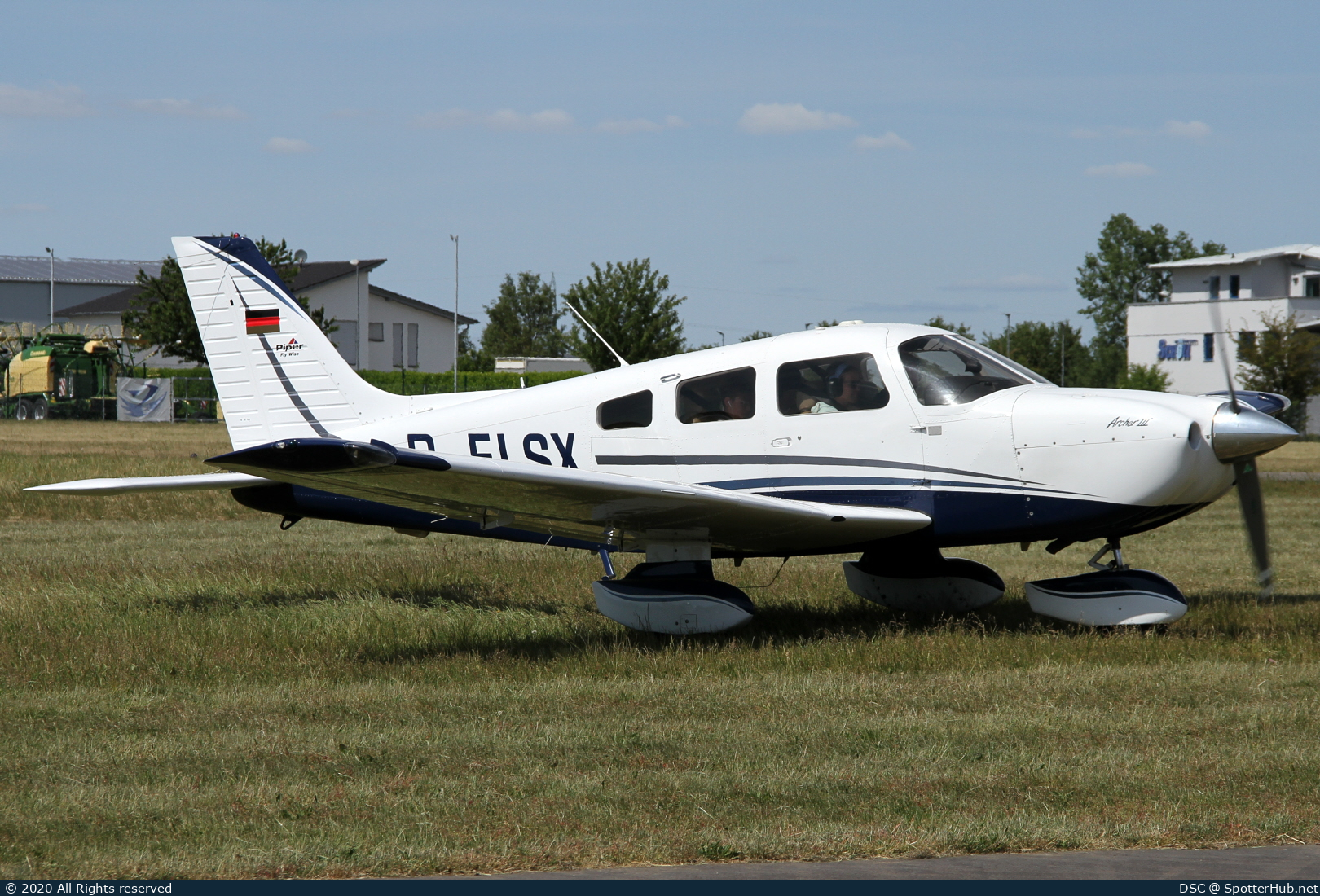 Photo of D-ELSX - Piper PA-28-181 Archer III operated by Luftsportclub Friedrichshafen