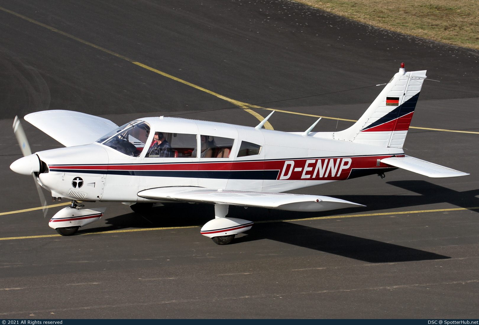 Photo of D-ENNP - Piper PA-28-180 Cherokee Challenger operated by Private