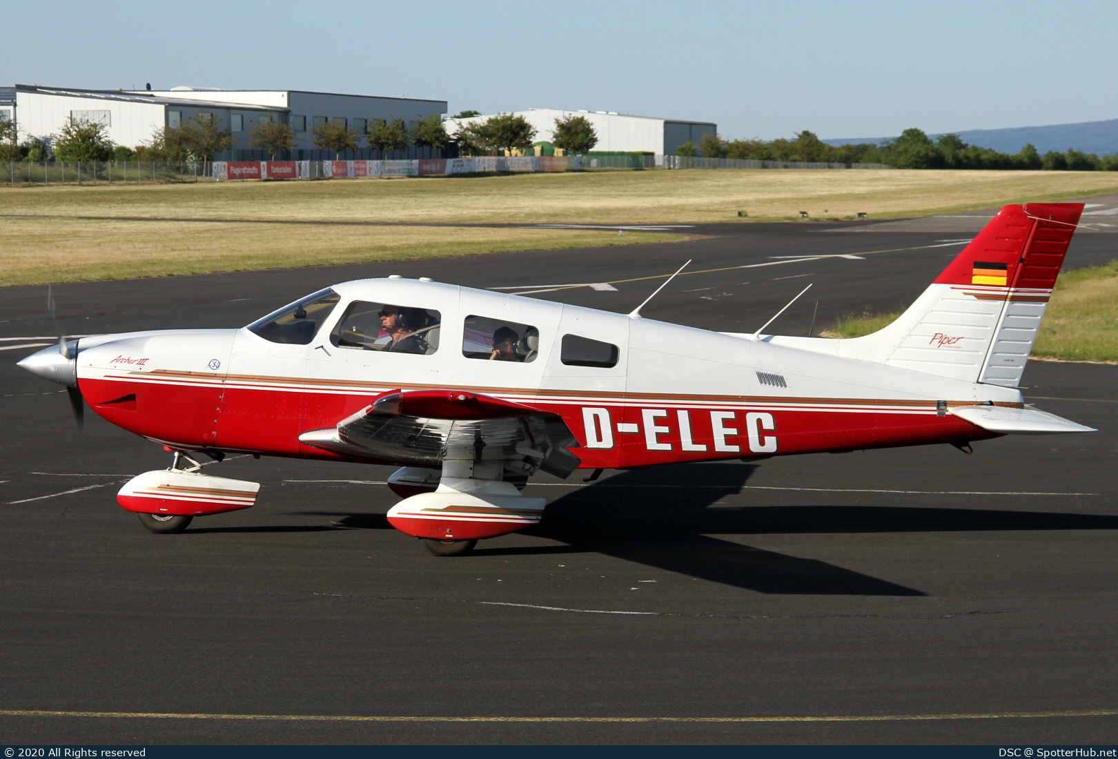 Photo of D-ELEC - Piper PA-28-181 Archer III operated by Private