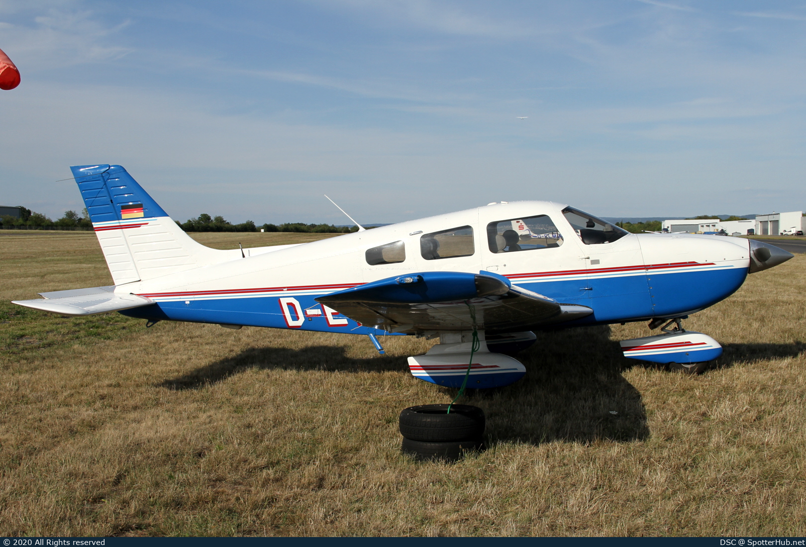 Photo of D-ETIS - Piper PA-28-181 Archer III operated by Private