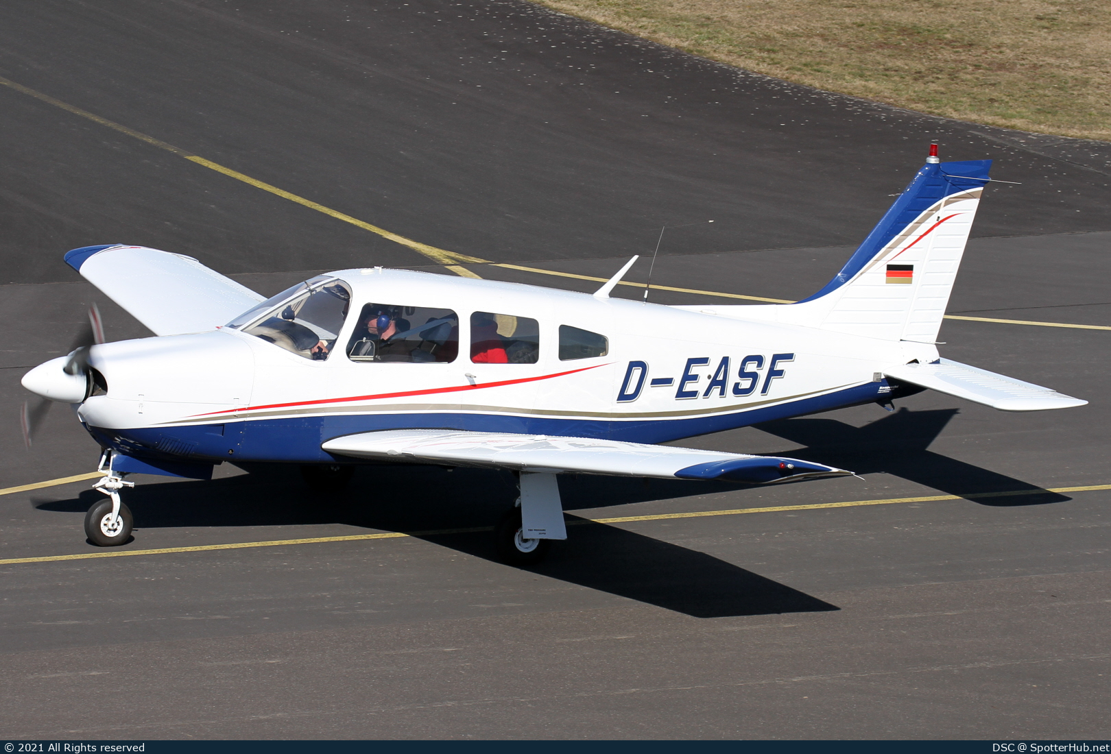Photo of D-EASF - Piper PA-28R-201 Cherokee Arrow III operated by Private