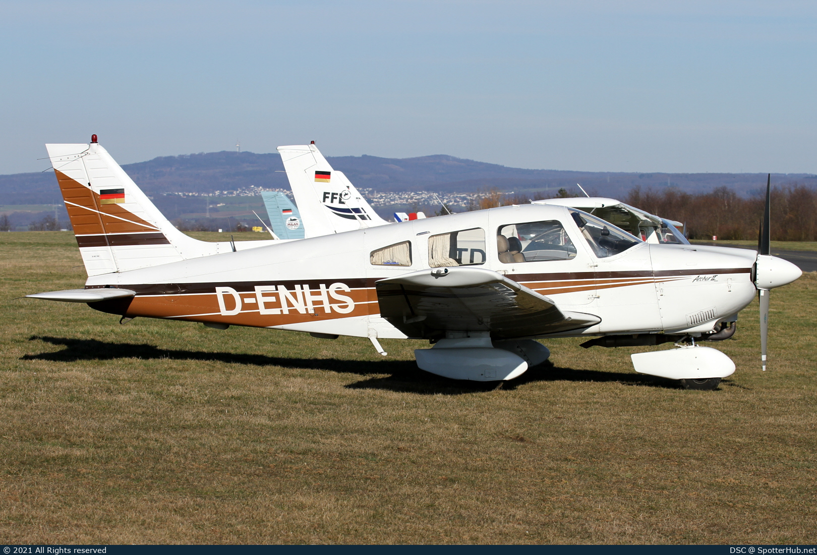 Photo of D-ENHS - Piper PA-28-181 Archer II operated by Private