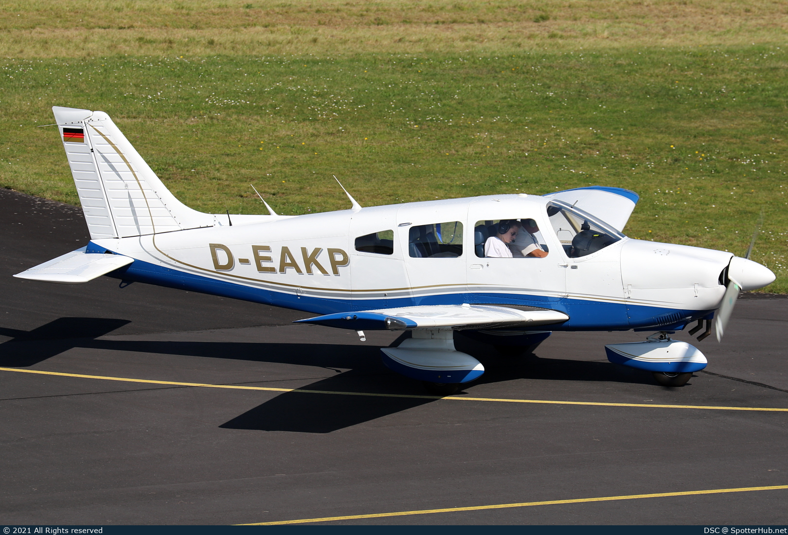 Photo of D-EAKP - Piper PA-28-181 Archer II operated by Private