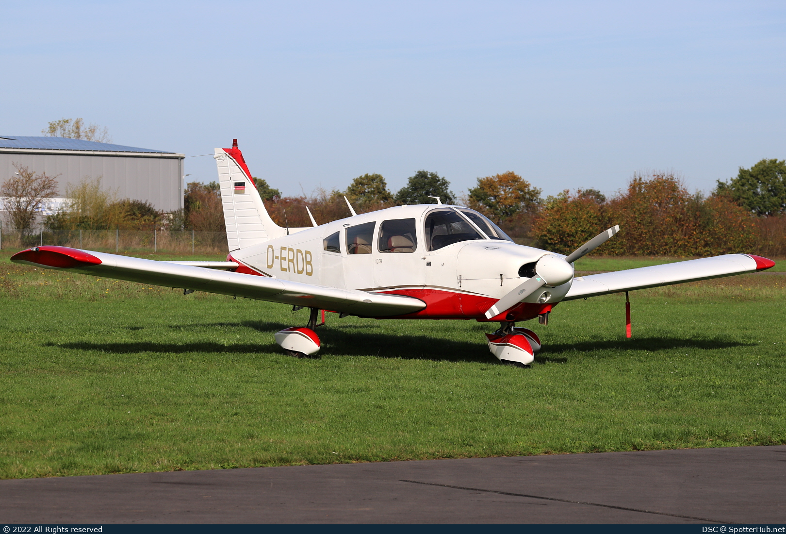 Photo of D-ERDB - Piper PA-28-180 Cherokee Challenger operated by Private