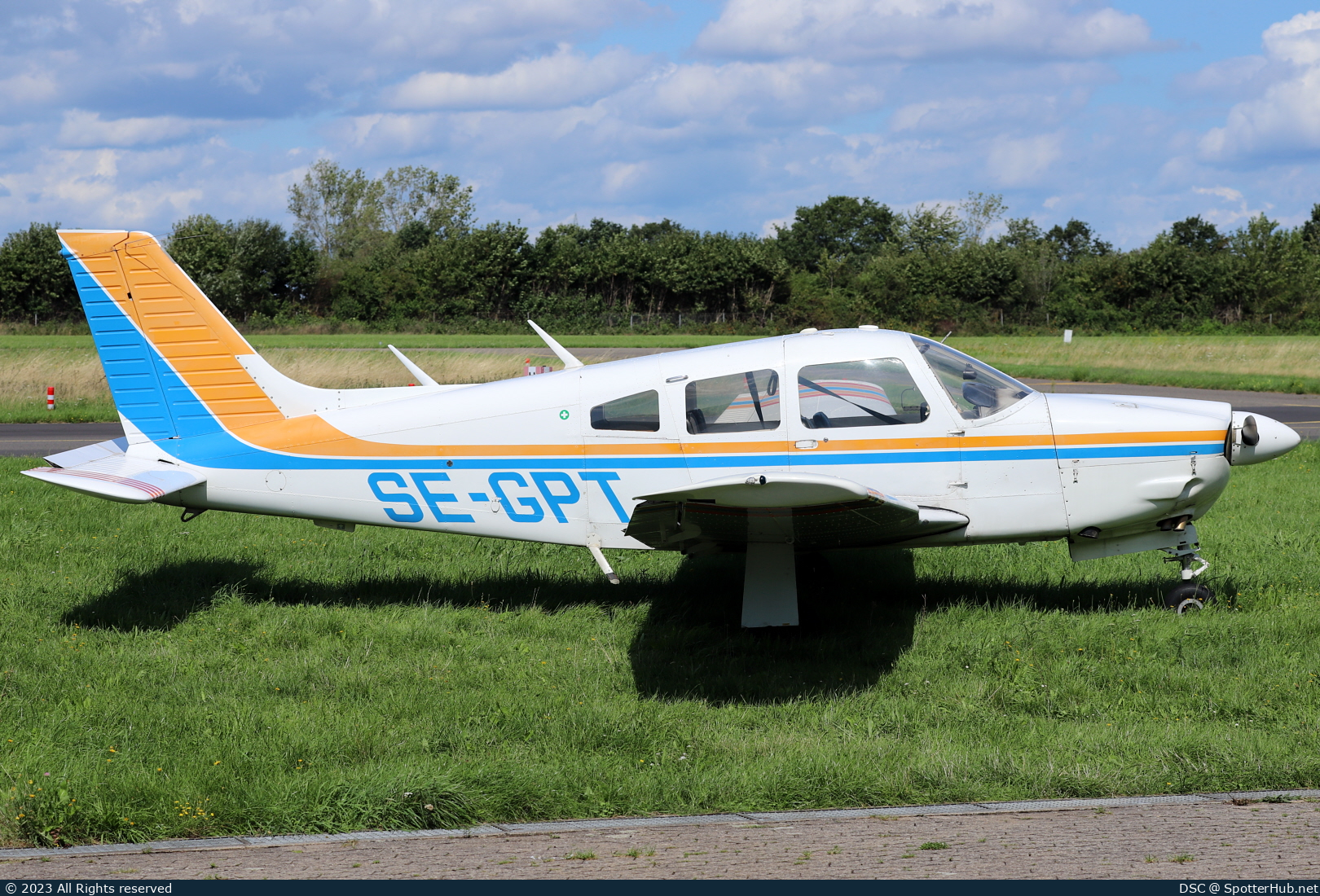 Photo of SE-GPT - Piper PA-28R-201 Cherokee Arrow III operated by Private