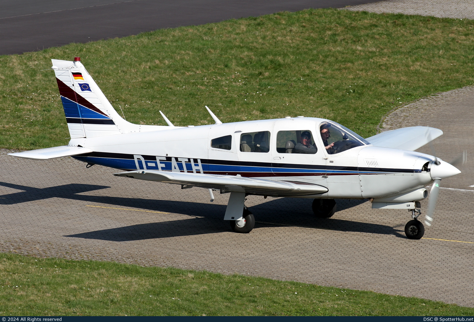 Photo of D-EATH - Piper PA-28R-201T Turbo Arrow III operated by Private