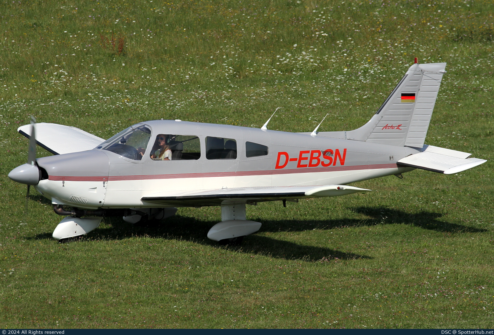 Photo of D-EBSN - Piper PA-28-181 Archer II operated by Private