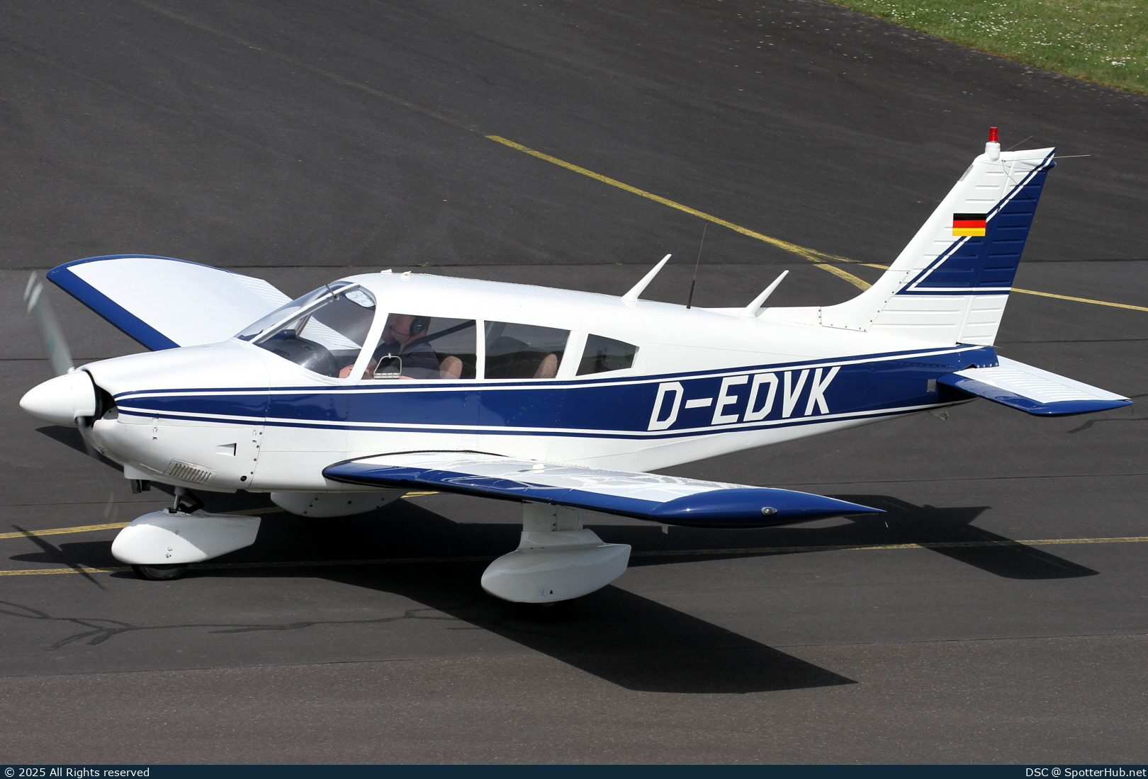 Photo of D-EDVK - Piper PA-28-180 Cherokee G operated by Private