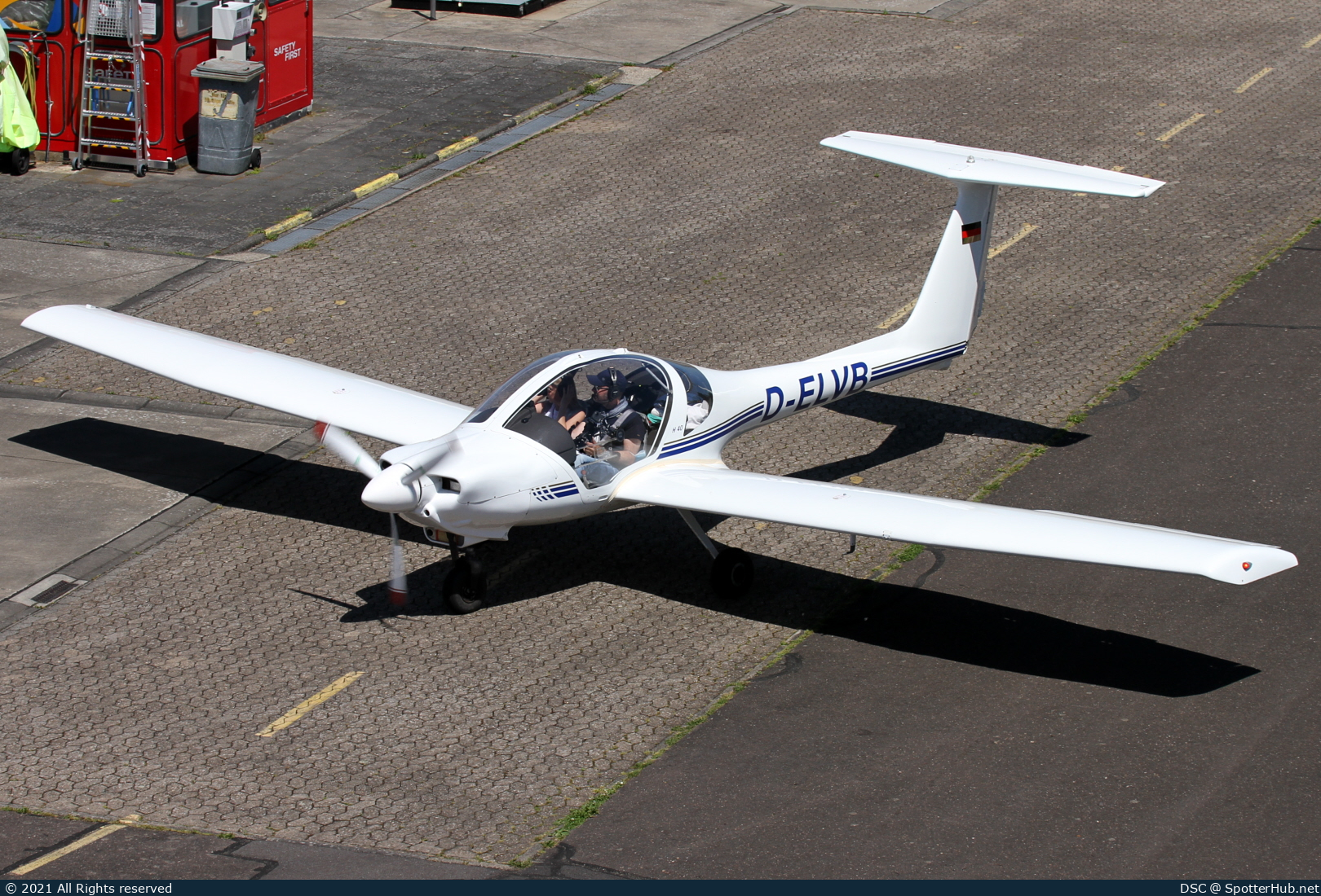 Photo of D-ELVB - Hoffmann H40 operated by Private