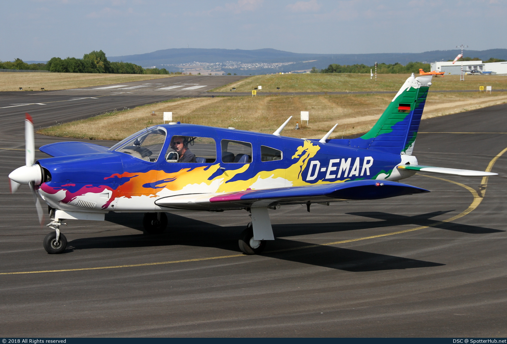 Photo of D-EMAR - Piper PA-28R-200 Cherokee Arrow II operated by Private