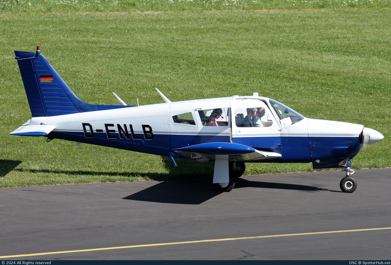 Photo of D-ENLB - Piper PA-28R-200 Cherokee Arrow II operated by Private