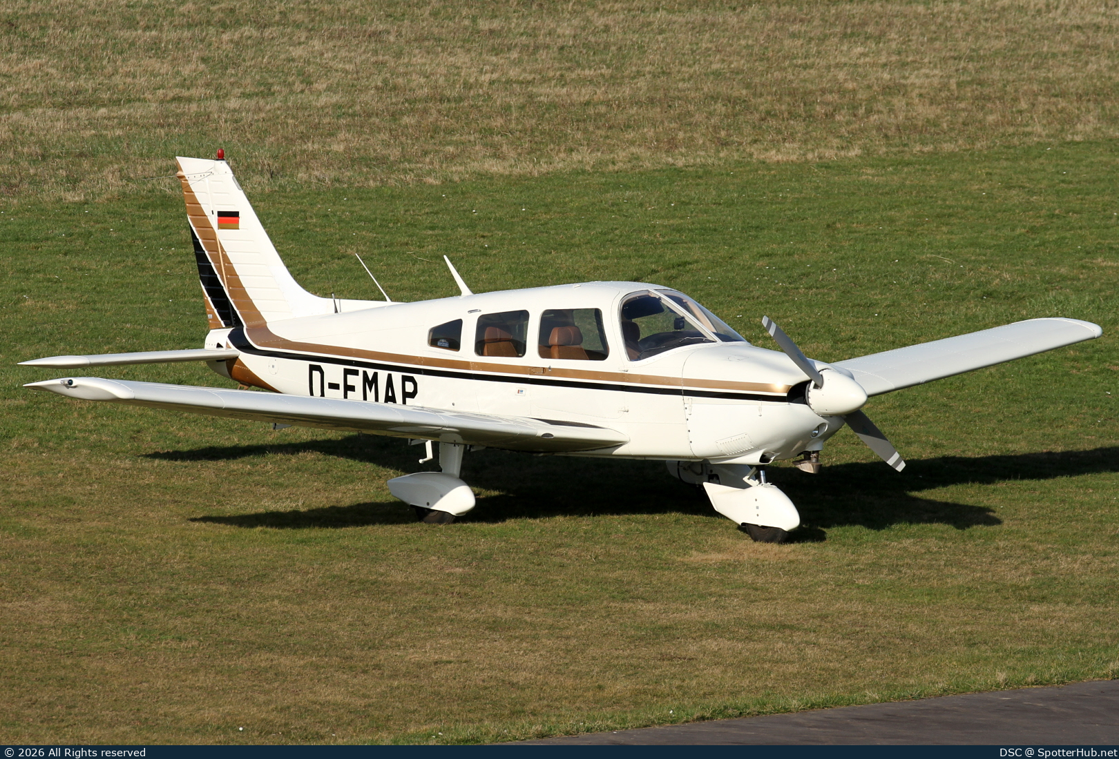 Photo of D-EMAP - Piper PA-28-181 Archer II operated by Private
