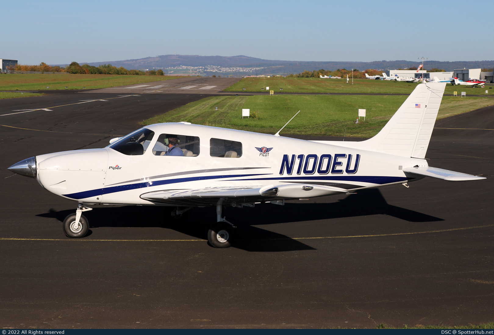Photo of N100EU - Piper PA-28-161 Pilot 100 operated by Private