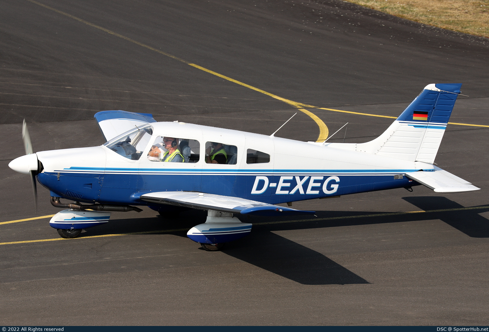 Photo of D-EXEG - Piper PA-28-181 Archer II operated by Private