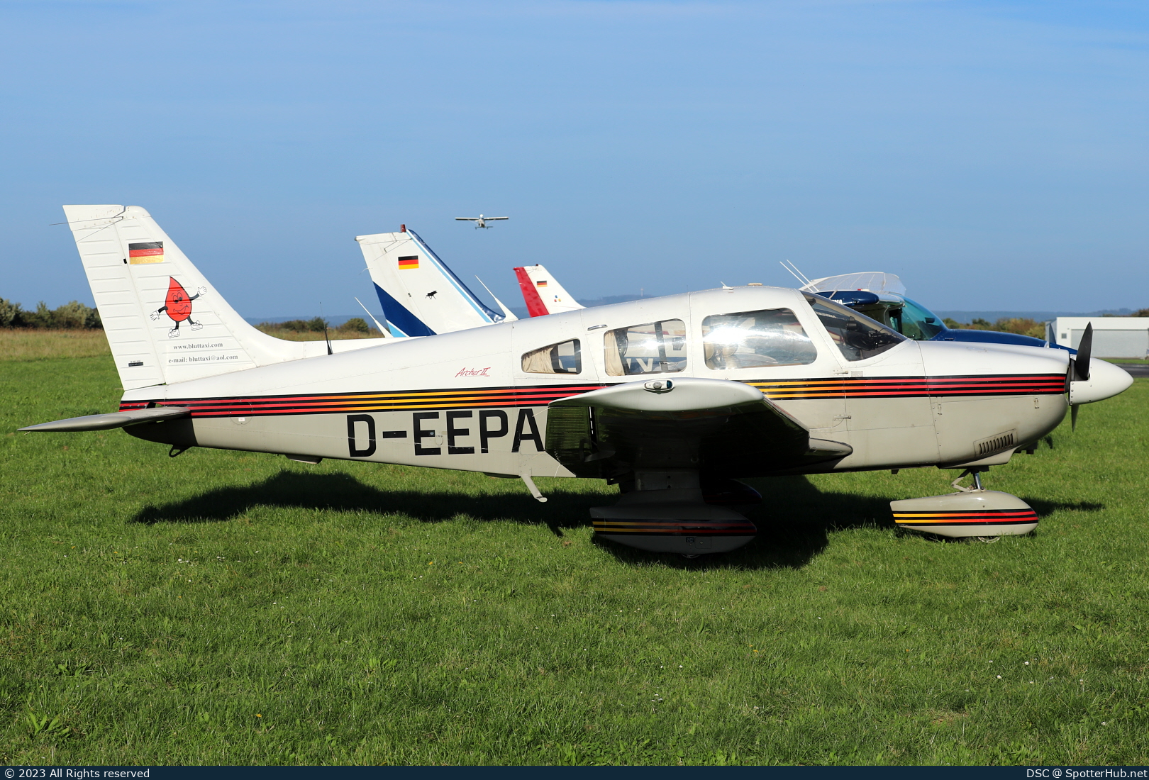Photo of D-EEPA - Piper PA-28-181 Archer II operated by Private