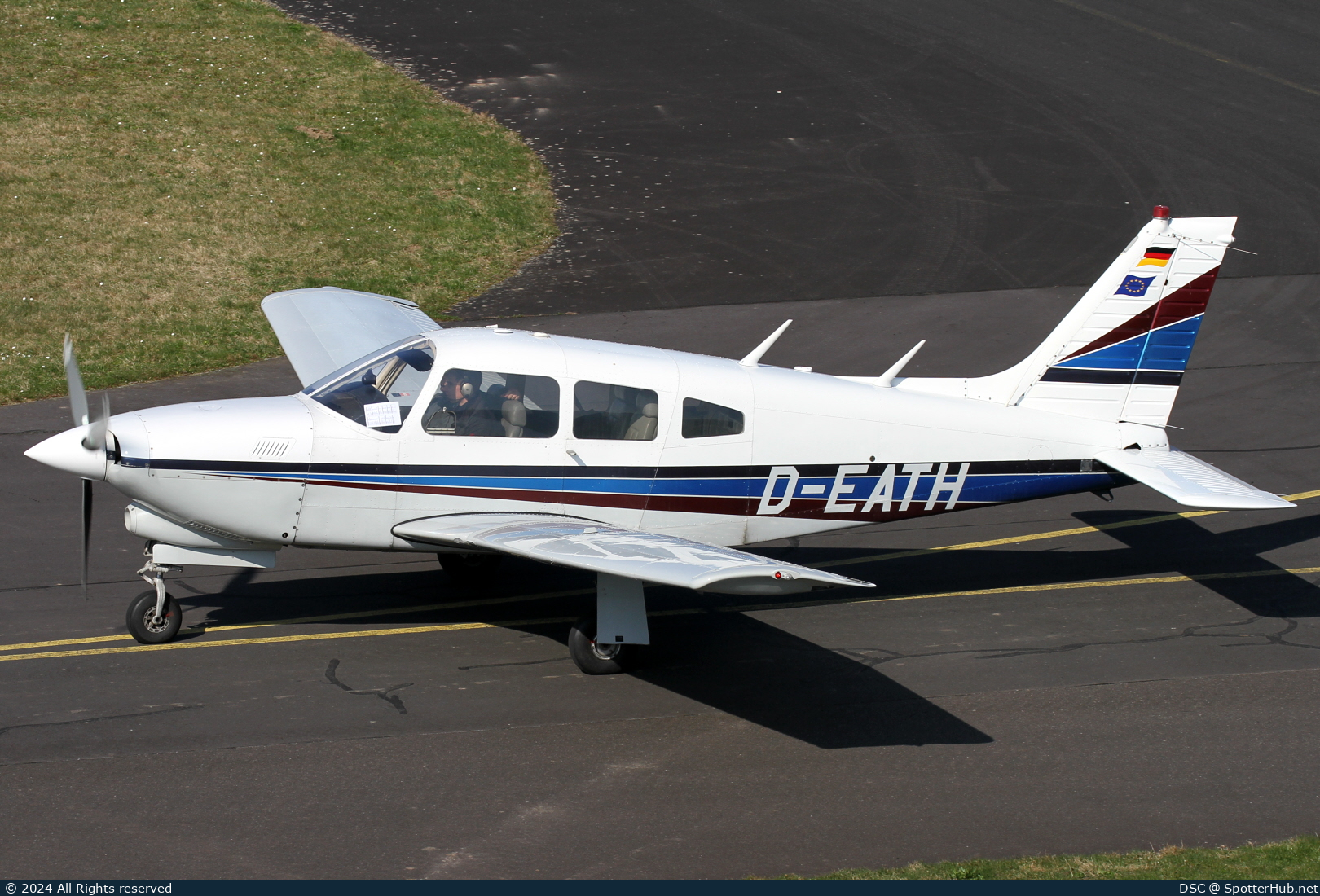 Photo of D-EATH - Piper PA-28R-201T Turbo Arrow III operated by Private
