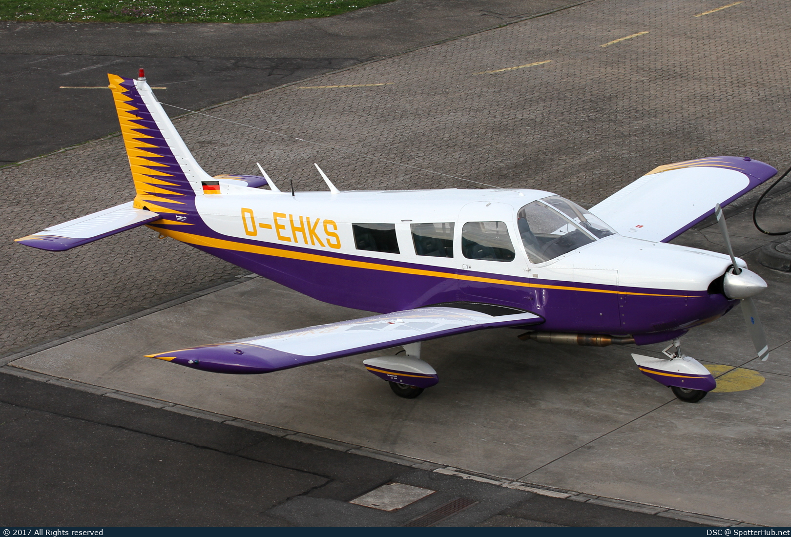 Photo of D-EHKS - Piper PA-32-300 Cherokee Six operated by Private
