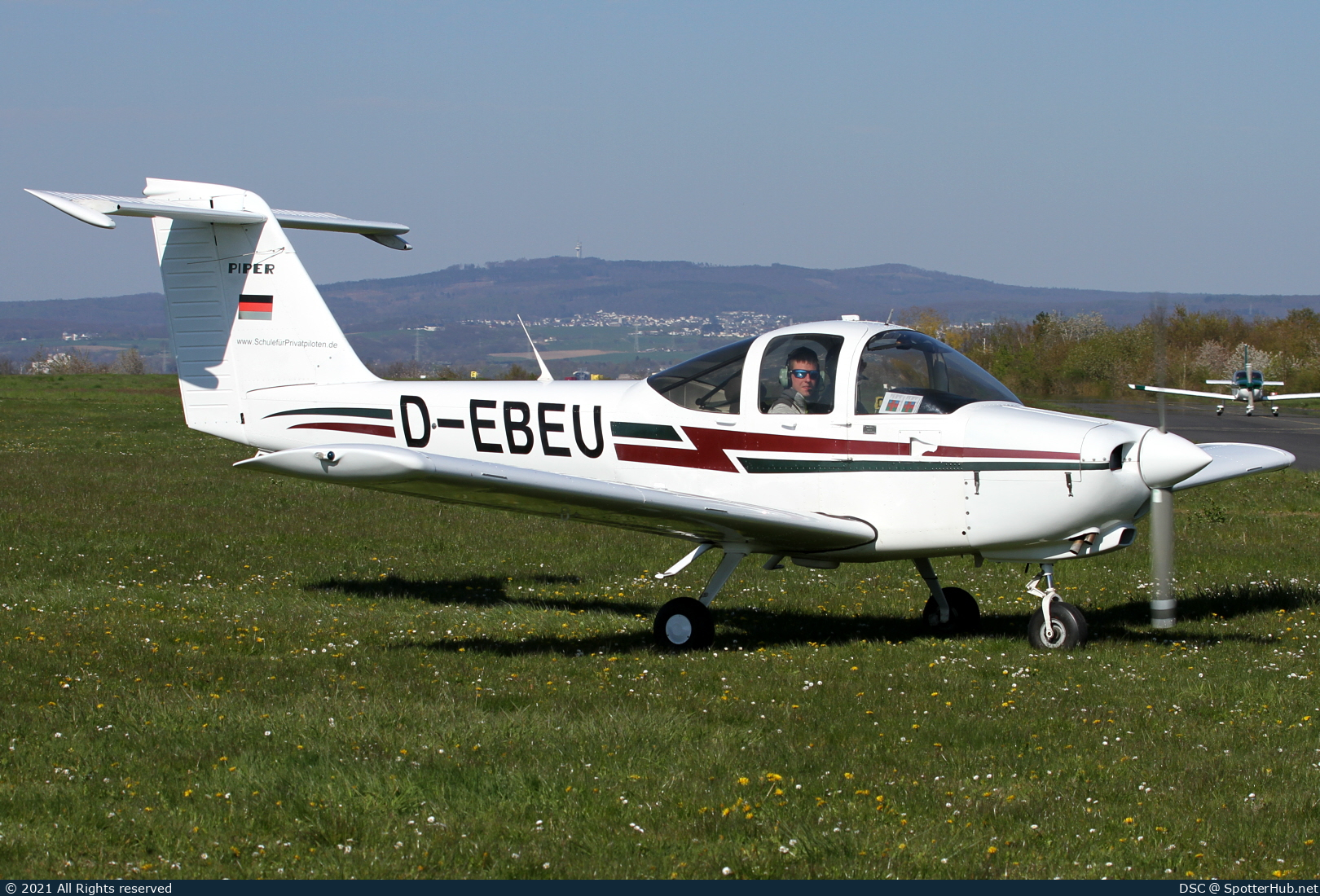 Photo of D-EBEU - Piper PA-38-112 Tomahawk operated by Flugschule Mainz