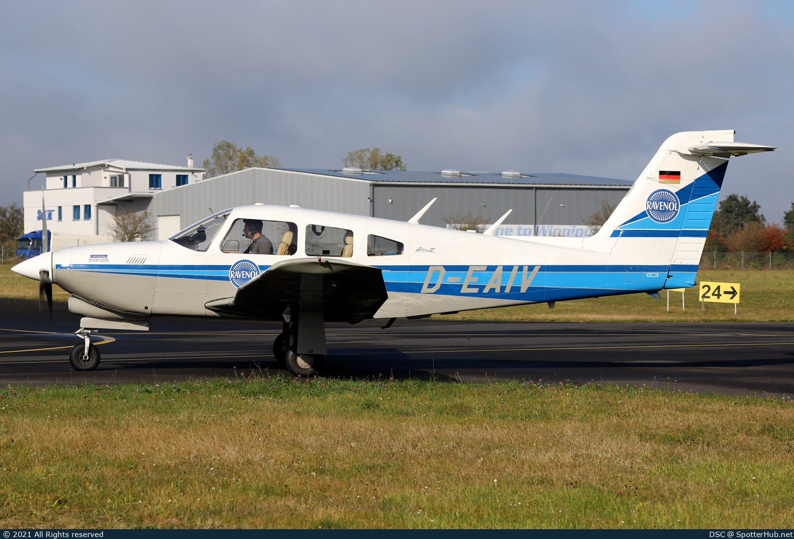 Photo of D-EAIV - Piper PA-28RT-201T Turbo Arrow IV operated by Private