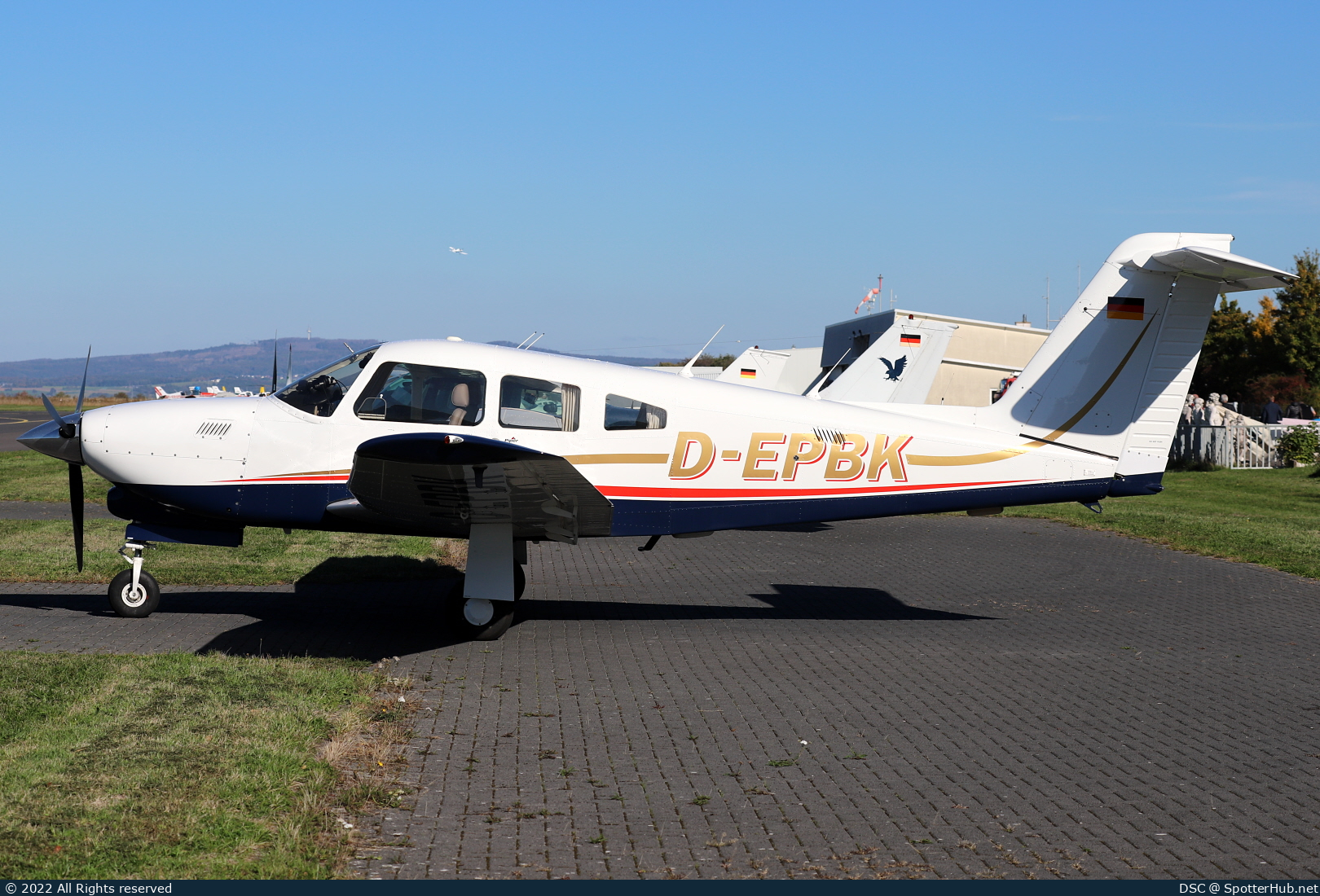 Photo of D-EPBK - Piper PA-28RT-201T Turbo Arrow IV operated by Private